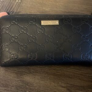 Authentic Gucci GG Zip Around Guccissima Leather Wallet